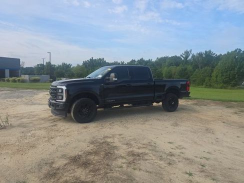 Used 2024 Ford F250 XLT w/ Black Appearance Package AWD/4WD image 3