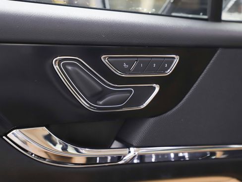 Used 2020 Lincoln Corsair Reserve image 20