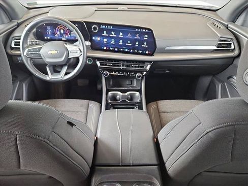 Used 2024 Chevrolet Traverse LT FWD image 18