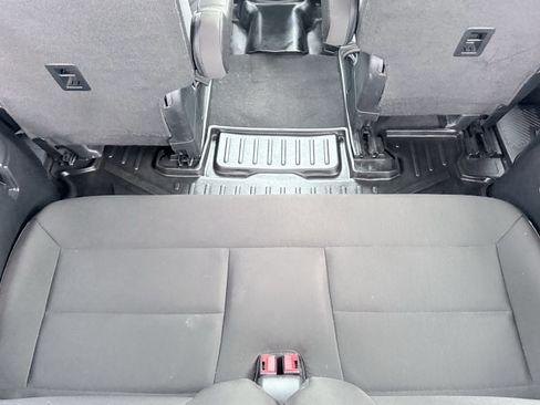 Used 2022 Ford Explorer XLT image 19