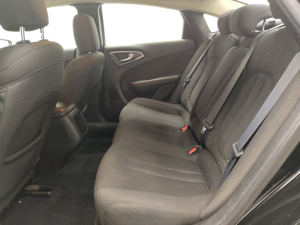 Used 2016 Chrysler 200 Limited w/ Convenience Group FWD image 18