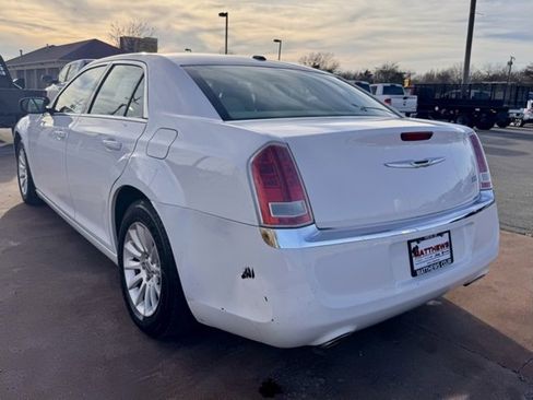 Used 2013 Chrysler 300 image 7