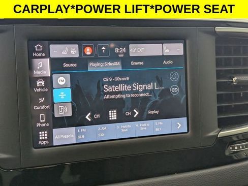 Used 2022 Chrysler Voyager LX FWD image 19