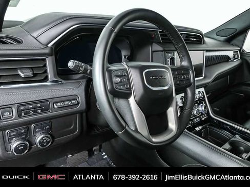 Used 2024 GMC Yukon XL Denali image 4