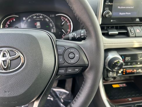 Used 2022 Toyota RAV4 Limited image 13