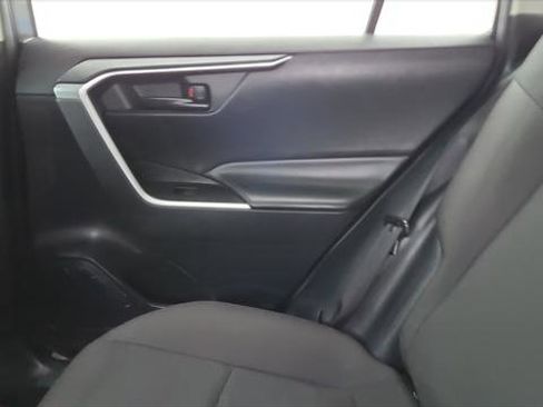 Used 2019 Toyota RAV4 LE image 11