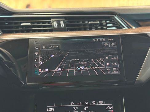 Used 2019 Audi e-tron Prestige w/ Prestige Package image 49