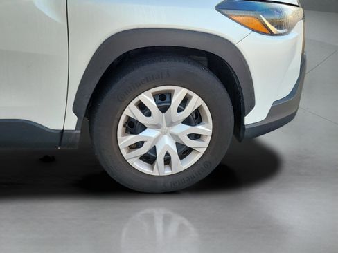 Used 2022 Toyota Corolla Cross L image 10