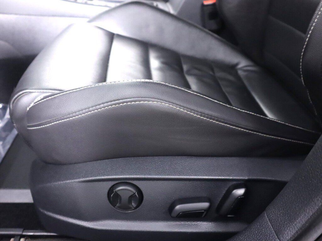 Used 2016 Volkswagen Golf 4-Door AWD/4WD image 33