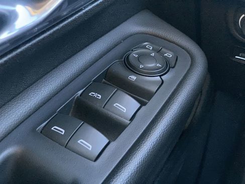 Used 2023 GMC Terrain SLT image 21