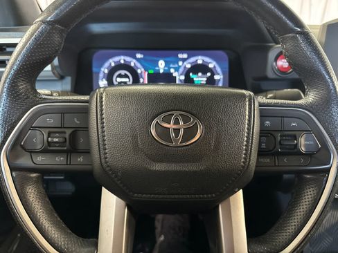 Used 2024 Toyota Tacoma TRD Off-Road AWD/4WD image 23