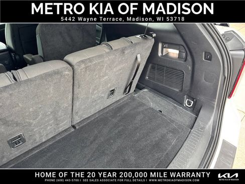 Used 2023 Ford Explorer XLT w/ Class IV Trailer Tow Package AWD/4WD image 40
