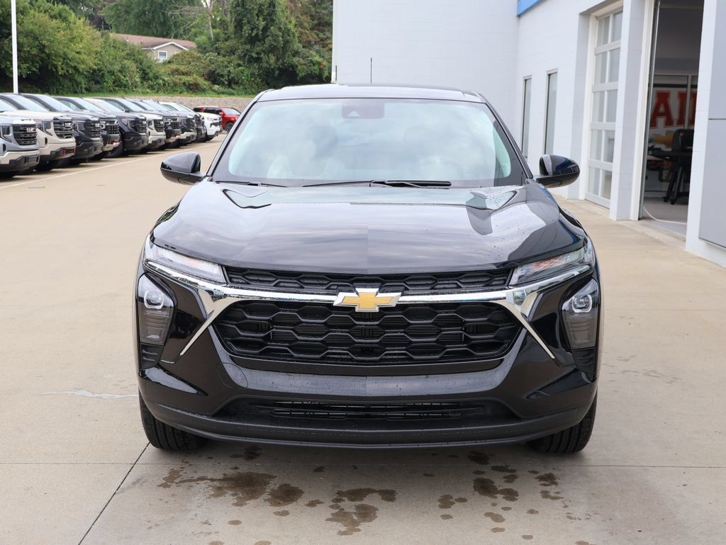 New 2026 Chevrolet Trax LS w/ LS Convenience Package FWD image 5