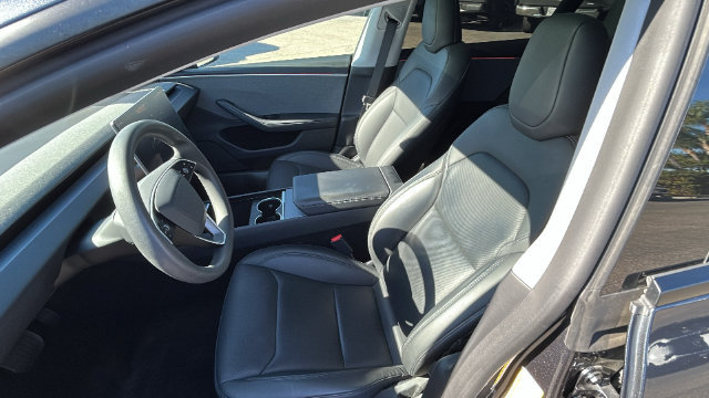 Used 2025 Tesla Model 3 Long Range RWD image 17
