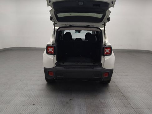Used 2020 Jeep Renegade Altitude FWD image 29