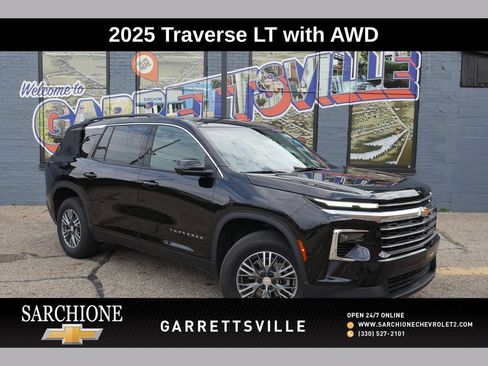 Used 2025 Chevrolet Traverse LT w/ Enhanced Driving Package AWD/4WD image 1