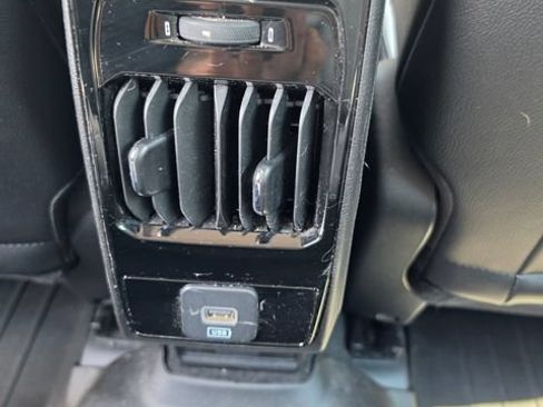 Used 2022 Jeep Compass Limited AWD/4WD image 10