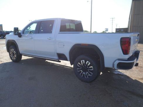 New 2026 GMC Sierra 2500 Denali Ultimate AWD/4WD image 10