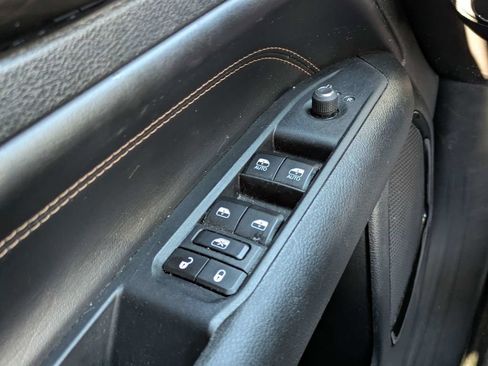 Used 2022 Jeep Compass Limited AWD/4WD image 23
