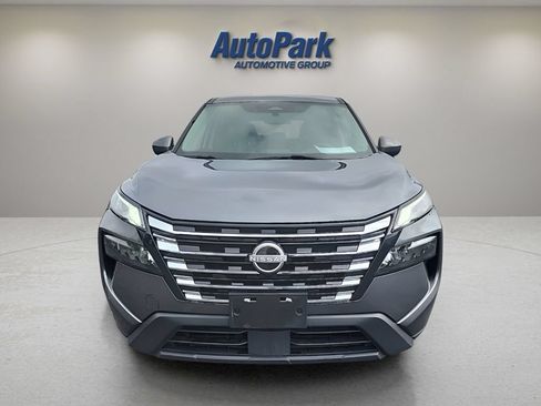 Used 2024 Nissan Rogue SV AWD/4WD image 2