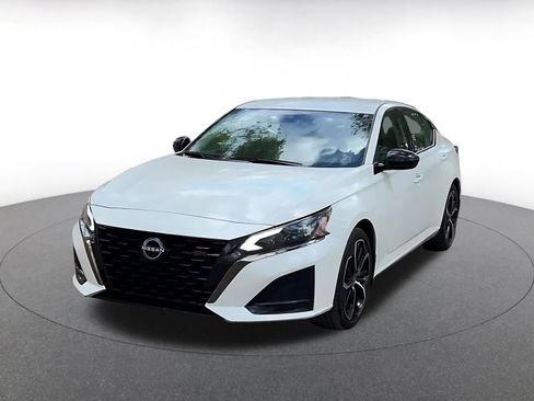 Used 2025 Nissan Altima 2.5 SR image 7