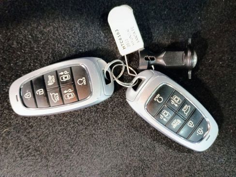 Used 2022 Hyundai Santa Fe Limited image 28