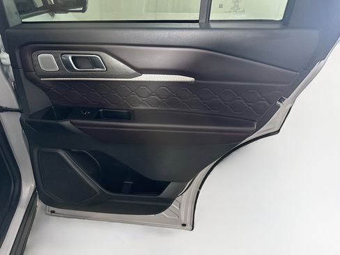 Used 2025 Ford Explorer Platinum w/ LUX Leather Package image 34