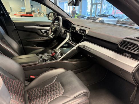 Used 2020 Lamborghini Urus image 18