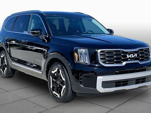 Used 2025 Kia Telluride S FWD image 3