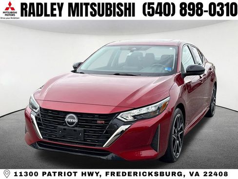 Used 2025 Nissan Sentra SR w/ SR Premium Package FWD image 1