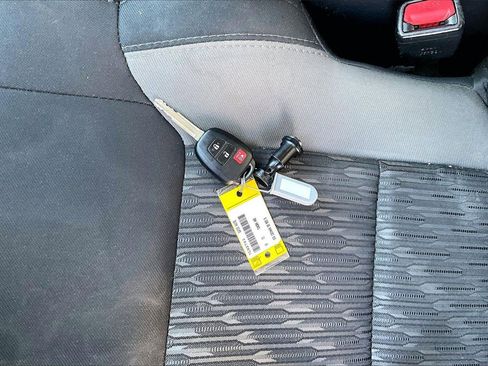 Used 2019 Toyota Tundra SR5 image 33