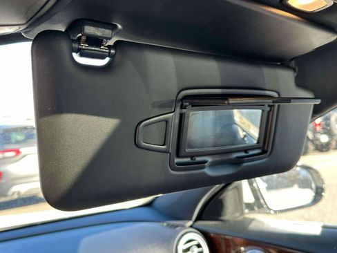 Used 2017 Mercedes-Benz E 300 4MATIC image 31