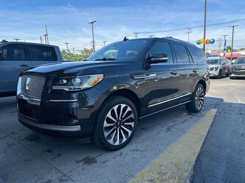 Used 2024 Lincoln Navigator Reserve AWD/4WD image 11