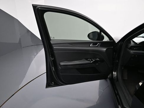 Used 2025 Kia K5 GT-Line w/ GT-Line Premium Package image 11