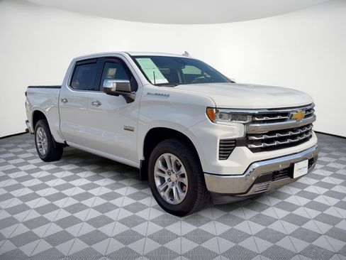 Certified 2025 Chevrolet Silverado 1500 LTZ RWD image 7