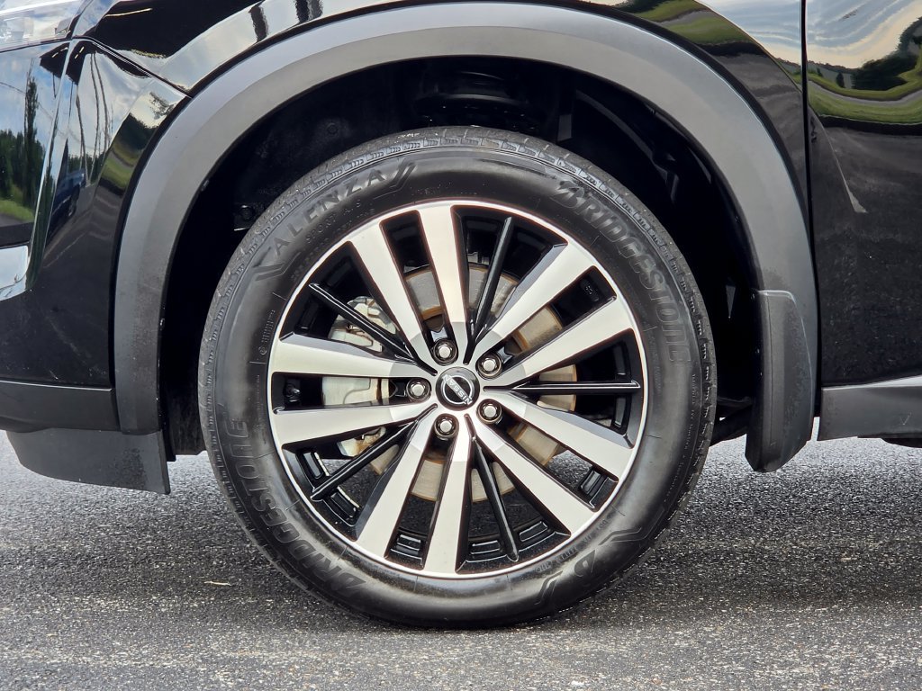 Used 2024 Nissan Pathfinder Platinum FWD image 9