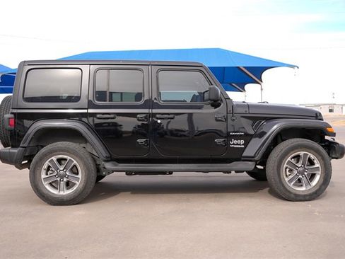 Used 2022 Jeep Wrangler Unlimited Sahara image 3