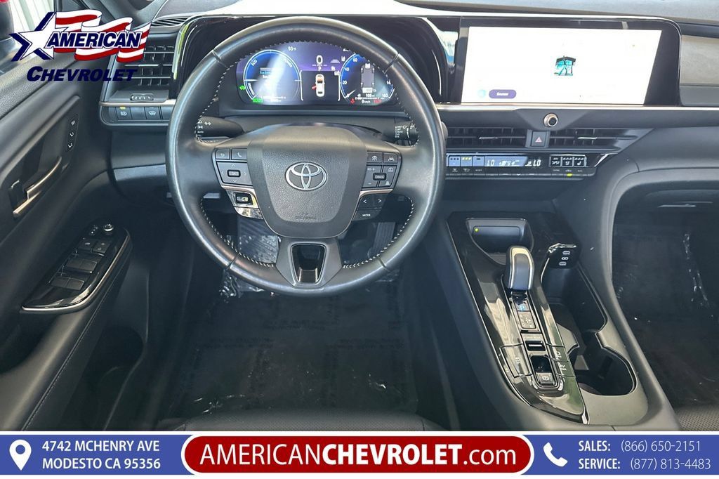 Used 2024 Toyota Crown AWD/4WD image 18