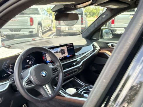 Used 2025 BMW X7 M60i w/ M Sport Professional Package AWD/4WD image 35