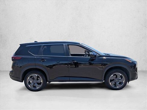 Used 2025 Nissan Rogue SV FWD image 4