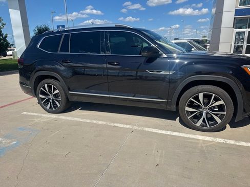 Used 2025 Volkswagen Atlas SEL Premium R-Line AWD/4WD image 3