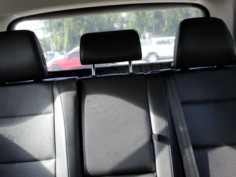 Used 2016 Volkswagen Tiguan S image 17