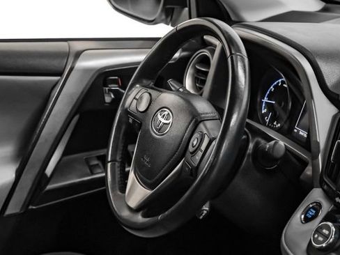 Used 2018 Toyota RAV4 XLE w/ Plus Extra Value Package image 17