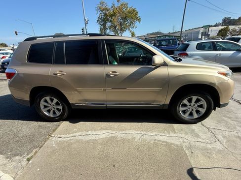Used 2011 Toyota Highlander SE image 4