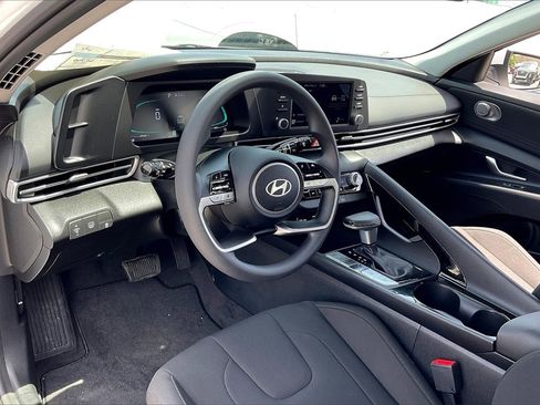 New 2025 Hyundai Elantra Blue image 7
