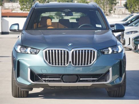 New 2026 BMW X5 xDrive50e w/ Climate Comfort Package image 2