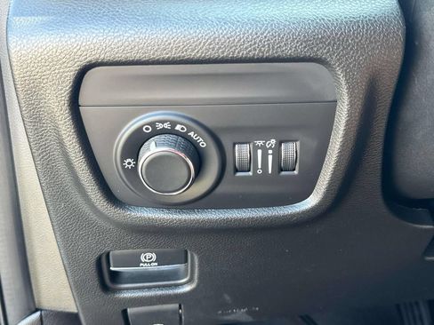 Used 2024 Jeep Grand Cherokee Altitude RWD image 20