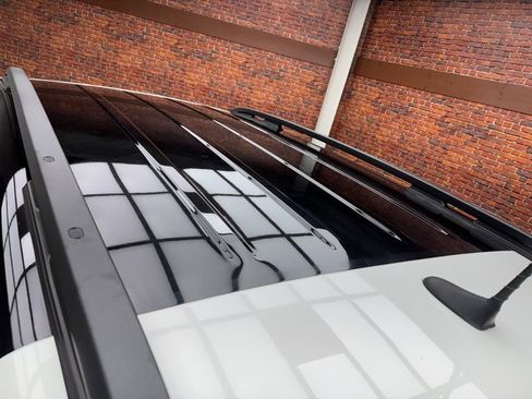 Used 2021 Jeep Renegade Limited w/ Luxury Group II image 25