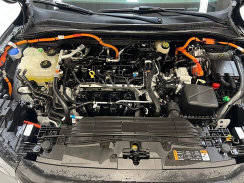 Used 2024 Ford Escape SE image 32