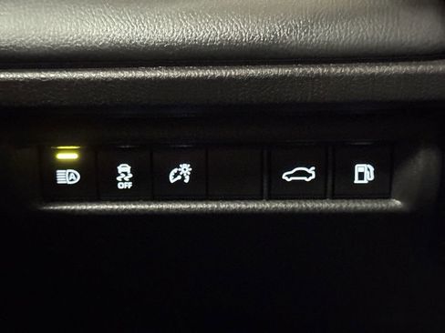 Used 2025 Toyota Camry XSE image 18